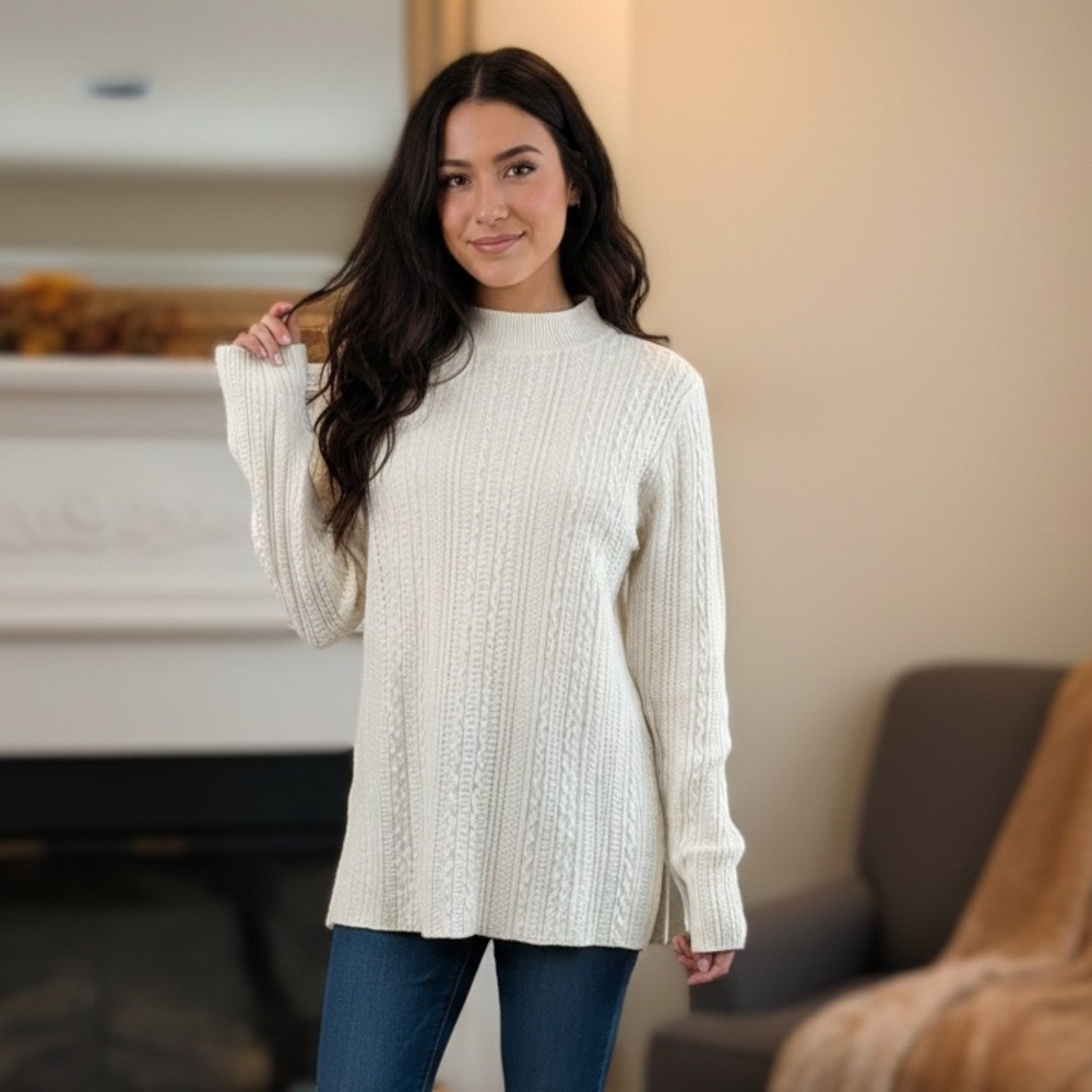 Theory Ivory Cable Knit Wool Blend Mock Neck Sweater Size M Old‎ Money Luxury